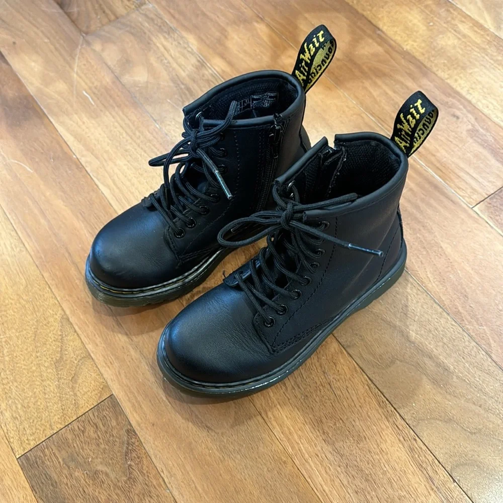 Dr. Martens 1460 Junior Size 11 Combat Boots - Picture 2 of 9